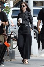 ANNE HATHAWAY on the Set of The Intern in New York