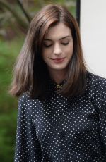 ANNE HATHAWAY on the Set of The Intern in New York