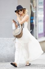 BETH BEHRS Out and About in New York 2306