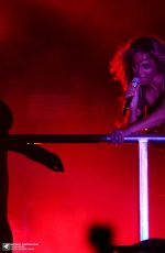 BEYONCE Performs on Her Run Tour in Miami