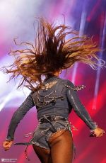 BEYONCE Performs on Her Run Tour in Miami