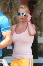 BRITNEY SPEARS Leaves a Gym in Thousand Oaks