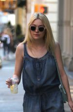 DAKOTA FANNING Out and About in New York 0206