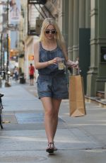 DAKOTA FANNING Out and About in New York 0206