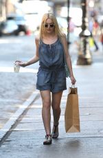 DAKOTA FANNING Out and About in New York 0206