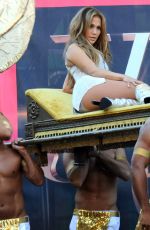 JENNIFER LOPEZ Performs at Good Morning America in New York