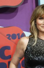 JENNIFER NETTLES at 2014 CMT Music Awards in Nashville