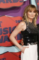 JENNIFER NETTLES at 2014 CMT Music Awards in Nashville