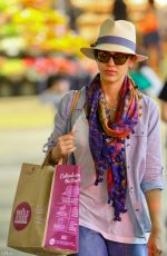 JESSICA ALBA Shopping at Whole Foods in Beverly Hills