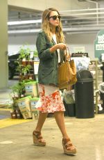 JESSICA ALBA Shopping at Whole Foods Market in Los Angeles