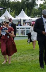 KATE WINSLET at Prix de Diane at Hippodrome De Chantilly in France