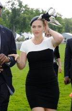 KATE WINSLET at Prix de Diane at Hippodrome De Chantilly in France