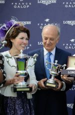 KATE WINSLET at Prix de Diane at Hippodrome De Chantilly in France