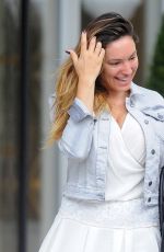 KELLY BROOK Leaves Shangri-La Hotel in London