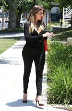 KHLOE KARDASHIAN Out and About in Sherman Oaks 2406