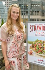 MOLLY SIMS at Wendy;s First Tastes of Summer Event in New York