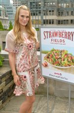MOLLY SIMS at Wendy;s First Tastes of Summer Event in New York