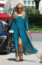 PARIS HILTON Arrives at Barneys New York in Beverly Hills