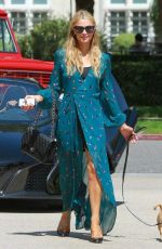 PARIS HILTON Arrives at Barneys New York in Beverly Hills