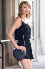 TAYLOR SWIFT Leaves Her Apartment in New York 1406