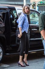 TAYLOR SWIFT Out and About in new York 1706