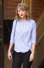 TAYLOR SWIFT Out and About in new York 1706