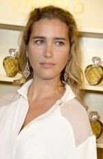 VAHINA GIOCANTE ay Untold Perfume by Elizabeth Arden Launch in Paris