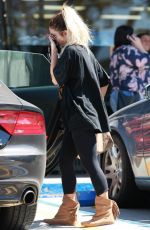 VANESSA HUDGENS Leaves Trader Joe