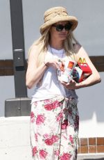 ASHLEE SIMPSON Leaves McDonald