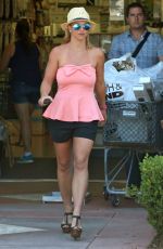 BRITNEY SPEARS Out and About in Los Angeles