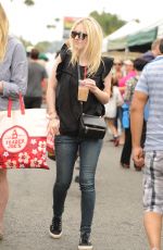 DAKOTA FANNING at a Farmer