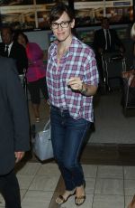 JENNIFER GARNER Arrives at Los Angeles International Airport