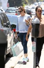 JENNIFER GARNER Out and About in Brentwood