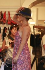 JENNIFER LOPEZ and LEAH REMINI Shopping at Fred Segal in Los Angeles