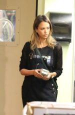 JESSICA ALBA Shopping at Whole Foods in Los Angeles