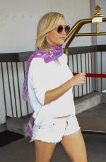 KATE HUDSON Arrives at LAX Airport 1507