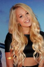 kelli berglund - premiere of marvel