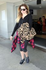 KHLOE KARDASHIAN Arrives at Los Angeles International Airport