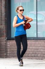 NATALIE PORTMAN at Trader Joe