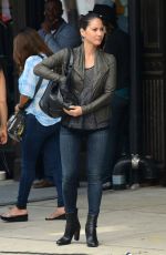 OLIVIA MUNN at The Newsroom Set in New York
