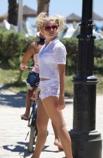 PIXIE LOTT Out and About in Marbella