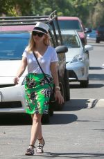 REESE WITHERSPOON Arrives at Her New House in Brentwood