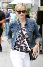 REESE WITHERSPOON Out and About in Los Angeles 1907
