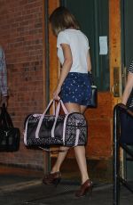 TAYLOR SWIFT in Shorts at Her Apartment in New York