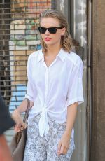 TAYLOR SWIFT Leaves a Gym in Los Angeles 3006