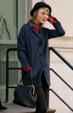 TAYLOR SWIFT Leaves Her Apartment in Tribeca 2605