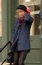 TAYLOR SWIFT Leaves Her Apartment in Tribeca 2605
