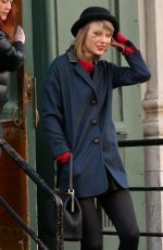 TAYLOR SWIFT Leaves Her Apartment in Tribeca 2605