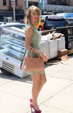 TAYLOR SWIFT Out and About in New York 2207
