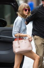 TAYLOR SWIFT Out and About in New York 2907